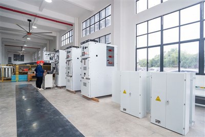 Armoire de distribution d'énergie CA